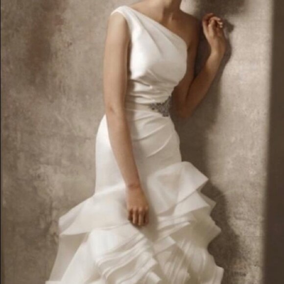 White by Vera Wang Dresses & Skirts - White by Vera Wang One Shoulder Organza waterfall wedding gown